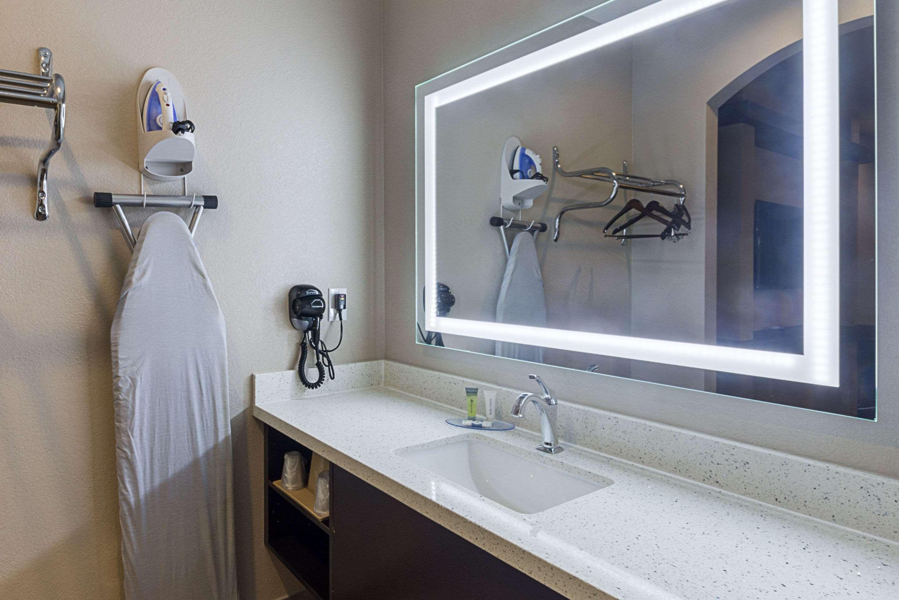 Econo Lodge Inn & Suites Houston Nw-Cy-Fair Jersey Village Екстер'єр фото