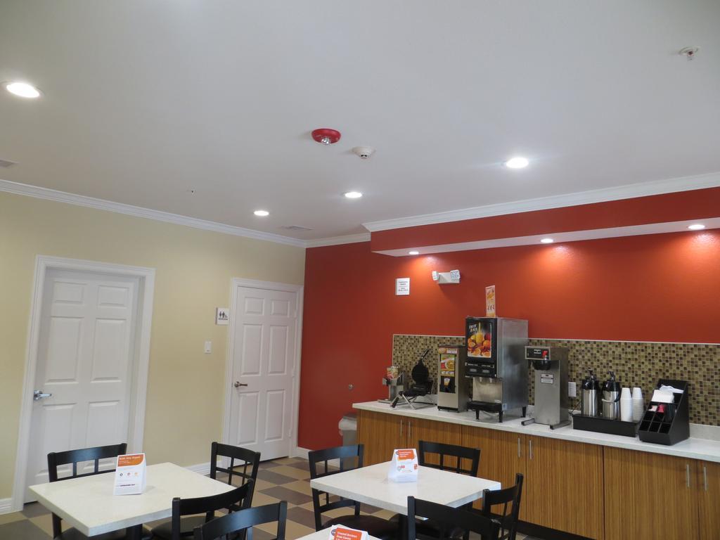 Econo Lodge Inn & Suites Houston Nw-Cy-Fair Jersey Village Екстер'єр фото