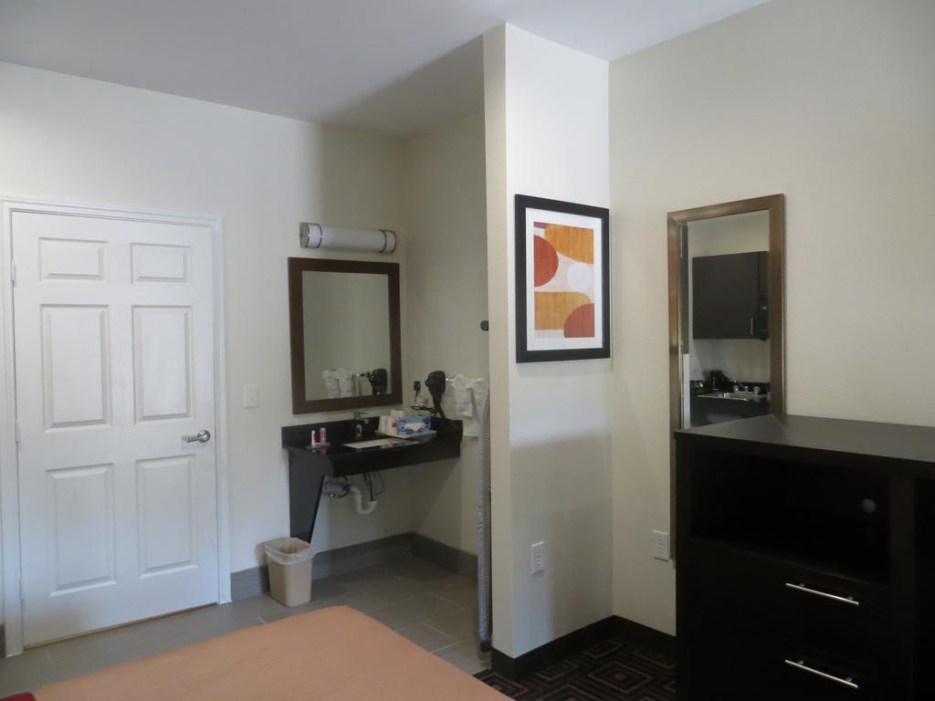 Econo Lodge Inn & Suites Houston Nw-Cy-Fair Jersey Village Екстер'єр фото