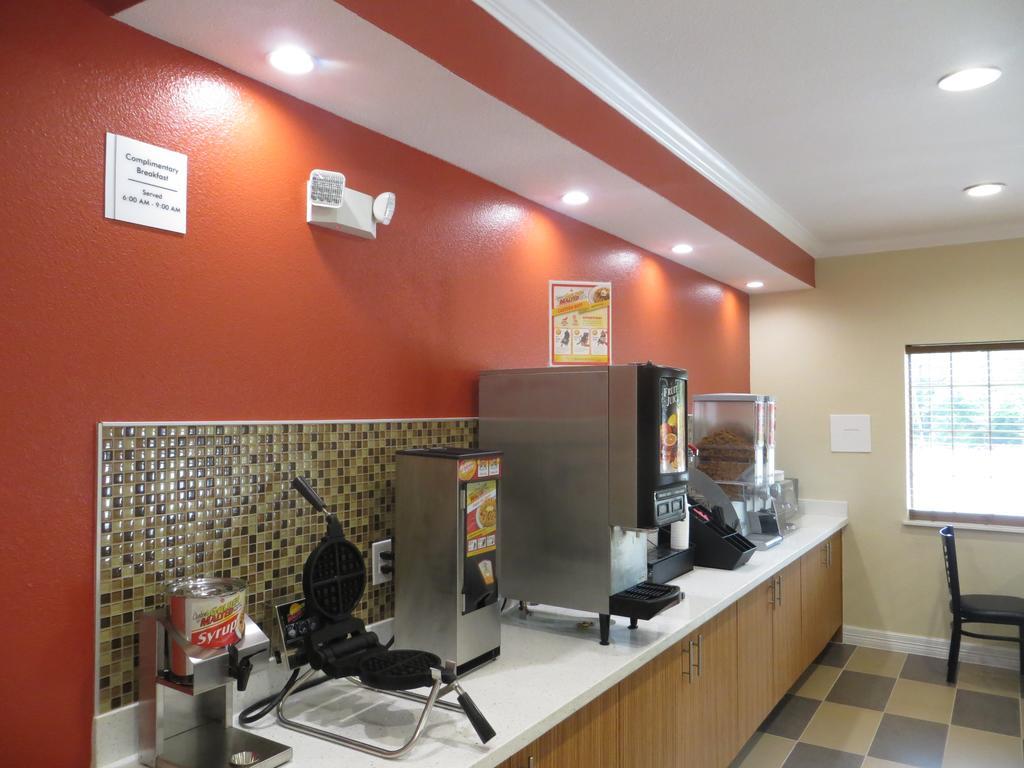 Econo Lodge Inn & Suites Houston Nw-Cy-Fair Jersey Village Екстер'єр фото