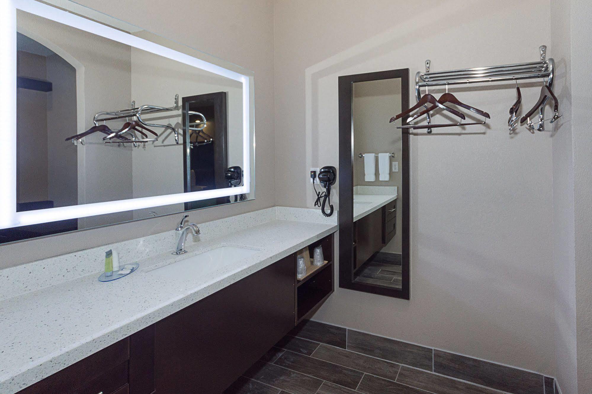 Econo Lodge Inn & Suites Houston Nw-Cy-Fair Jersey Village Екстер'єр фото